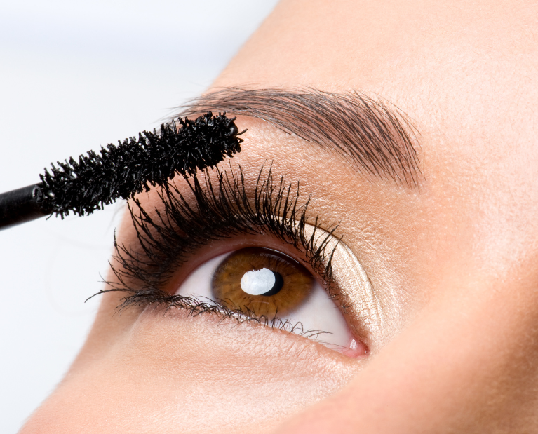 Eyelashes Extension at Hollywood Eyebrow Salon